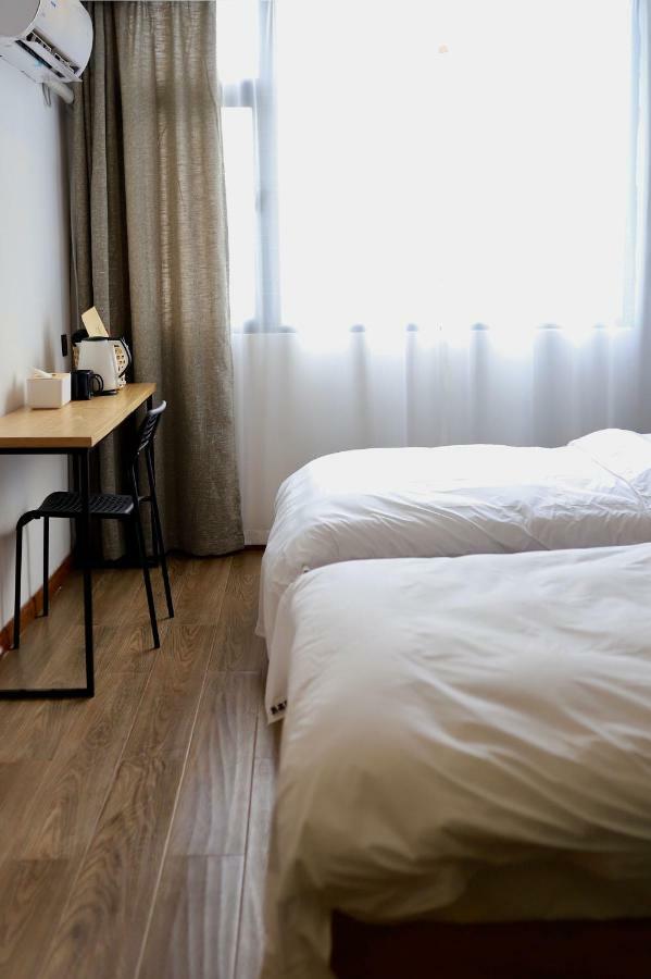 Travel Light Inn Guilin Esterno foto